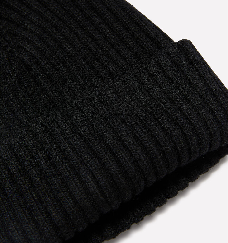 Schwarze Strickmütze - mützen für herren - Schwarz | Sisley image number 2